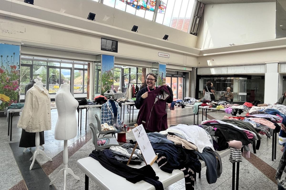 second hand clothing sale